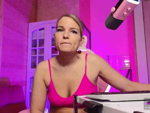 Findom_Lady_Shine webcam