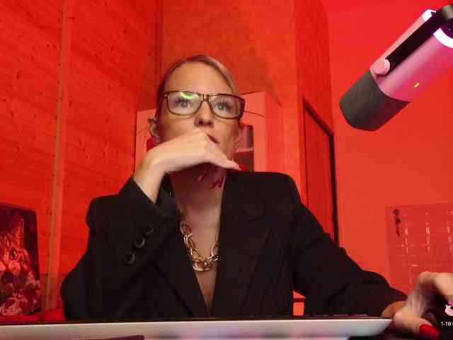 Findom_Lady_Shine webcam