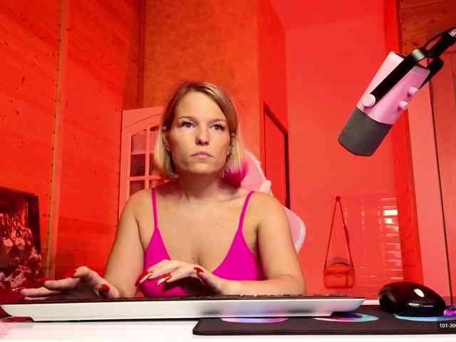 Findom_Lady_Shine webcam