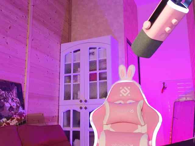 Findom_Lady_Shine webcam