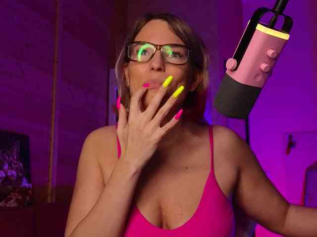 Findom_Lady_Shine webcam