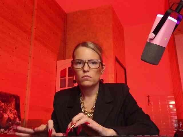 Findom_Lady_Shine webcam