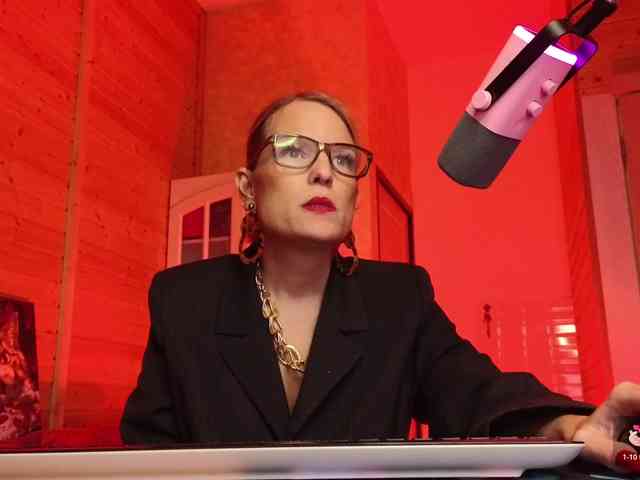 Findom_Lady_Shine webcam