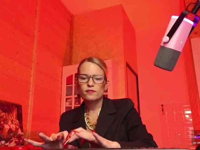 Findom_Lady_Shine webcam