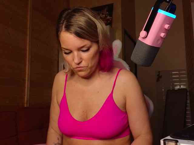 Findom_Lady_Shine webcam