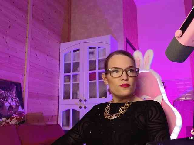 Findom_Lady_Shine webcam