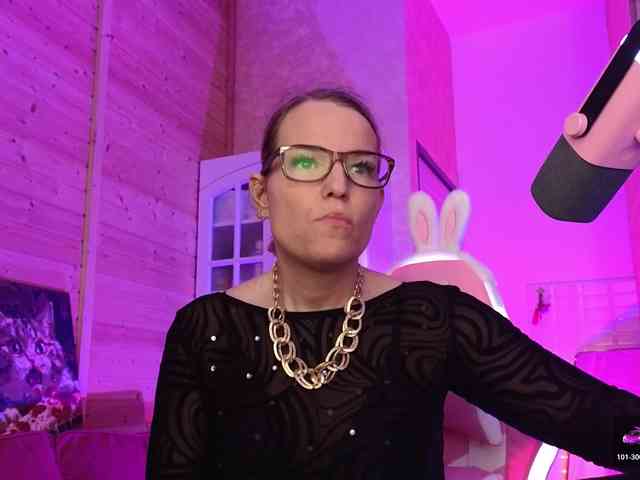 Findom_Lady_Shine webcam