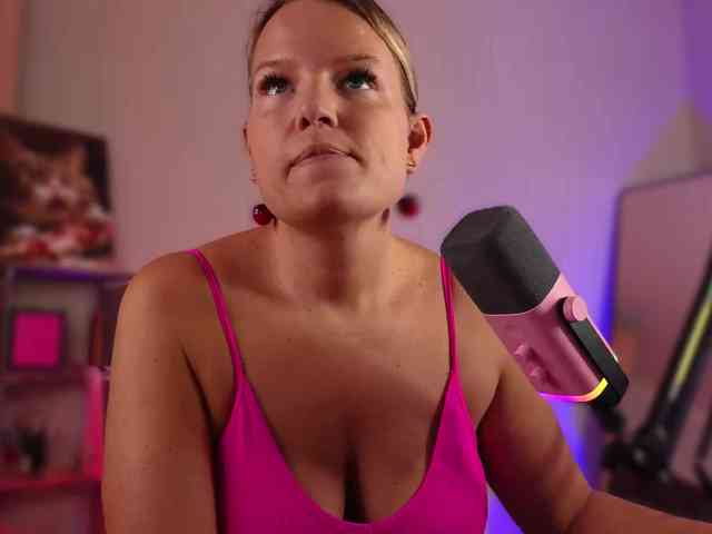 Findom_Lady_Shine webcam