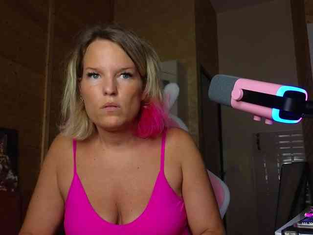 Findom_Lady_Shine webcam