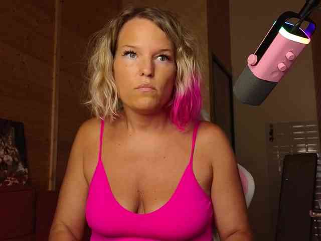 Findom_Lady_Shine webcam