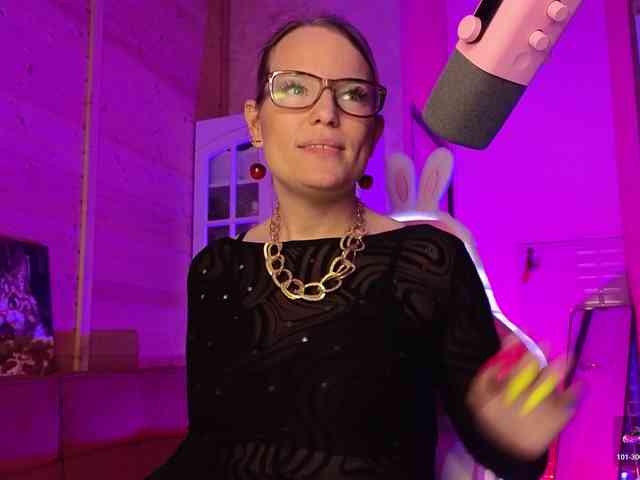 Findom_Lady_Shine webcam