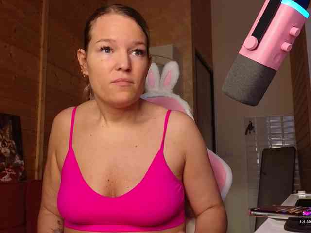Findom_Lady_Shine webcam