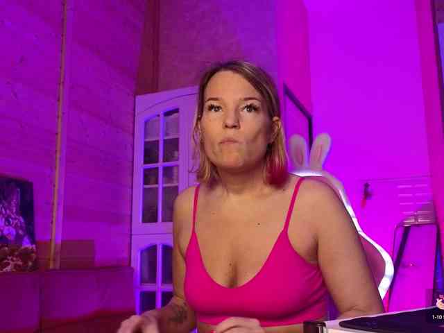 Findom_Lady_Shine webcam