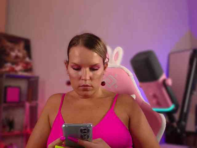 Findom_Lady_Shine webcam