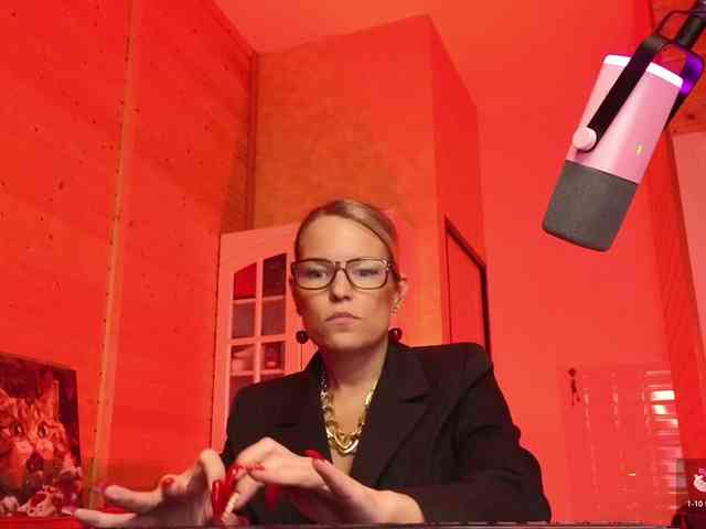 Findom_Lady_Shine webcam