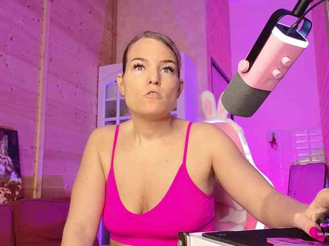Findom_Lady_Shine webcam
