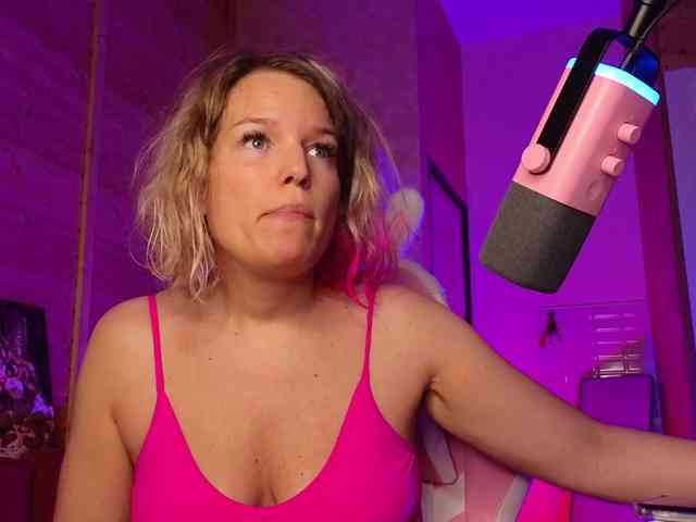 Findom_Lady_Shine webcam