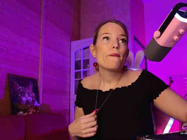 Findom_Lady_Shine webcam