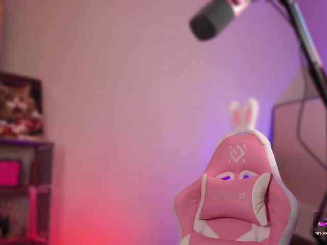 Findom_Lady_Shine webcam