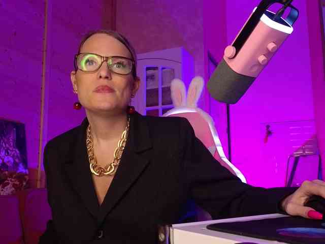 sweeteve050 Live Webcam on BongaCams