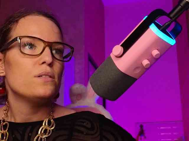 Findom_Lady_Shine webcam