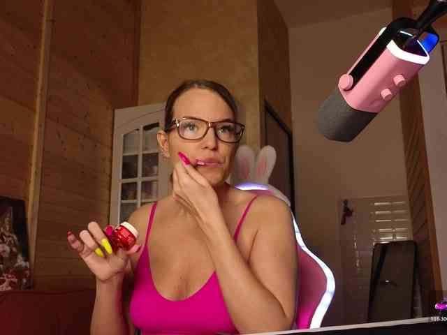 Findom_Lady_Shine webcam