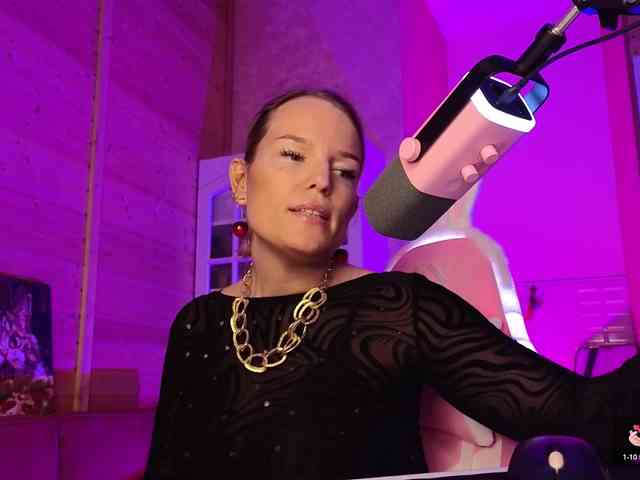 Findom_Lady_Shine webcam