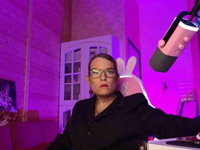 sweeteve050 Live Webcam on BongaCams