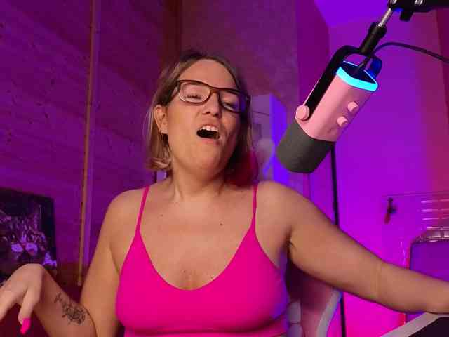 Findom_Lady_Shine webcam
