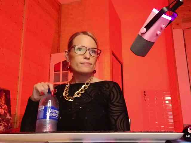 Findom_Lady_Shine webcam