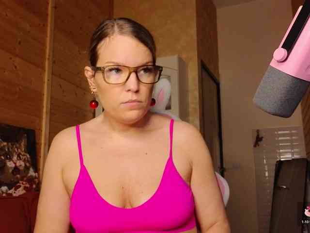 Findom_Lady_Shine webcam