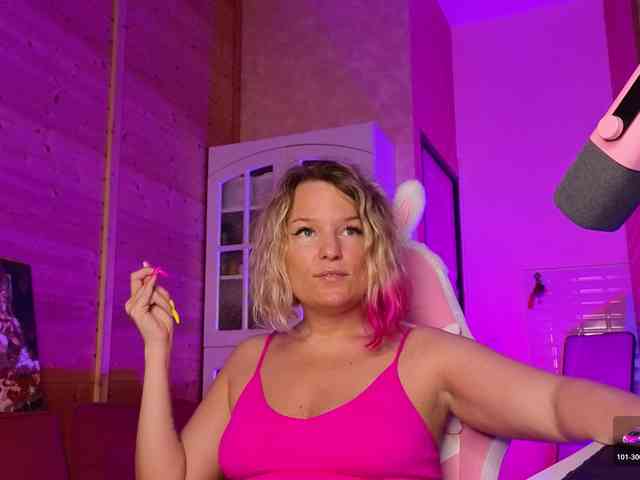 Findom_Lady_Shine webcam