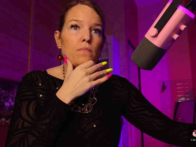 Findom_Lady_Shine webcam