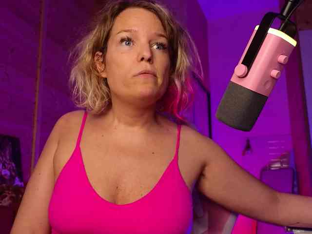 Findom_Lady_Shine webcam