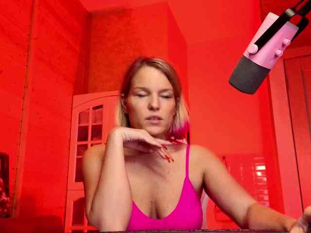 Findom_Lady_Shine webcam