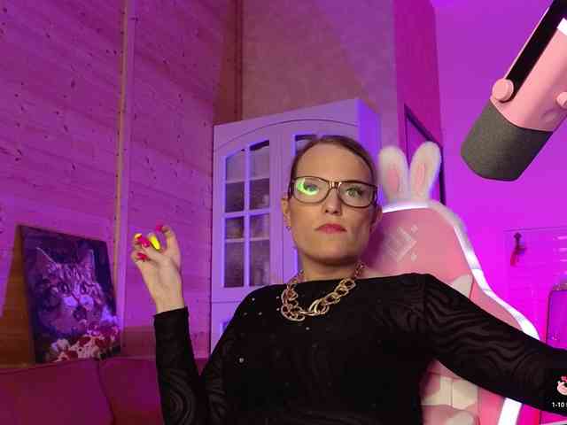 Findom_Lady_Shine webcam