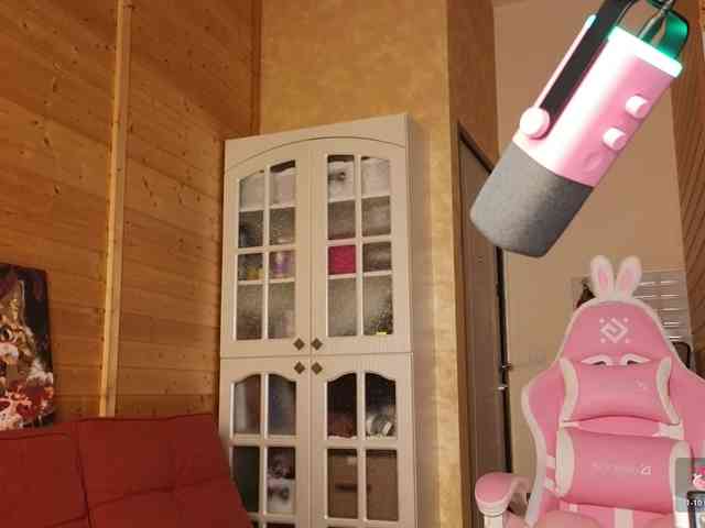Findom_Lady_Shine webcam