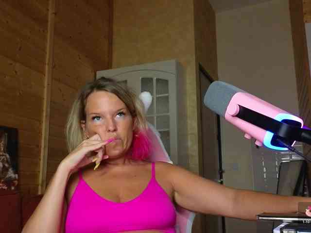 Findom_Lady_Shine webcam