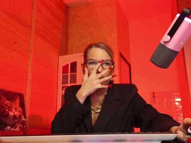 Findom_Lady_Shine webcam