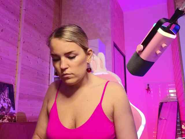 Findom_Lady_Shine webcam