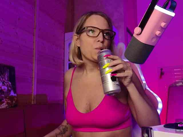 Findom_Lady_Shine webcam