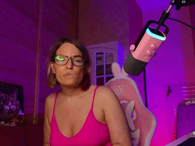 Findom_Lady_Shine webcam