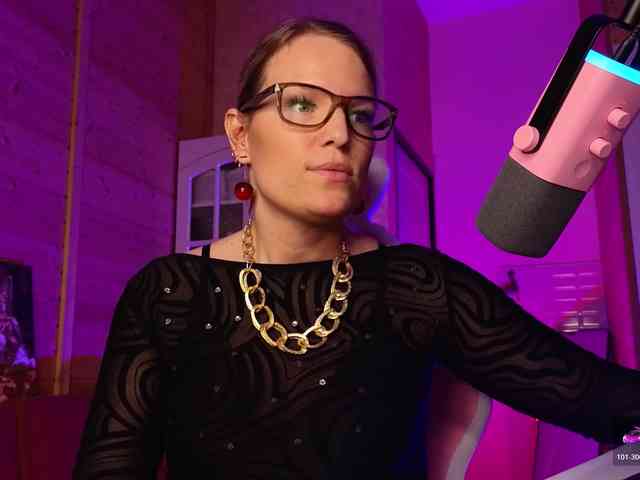 Findom_Lady_Shine webcam