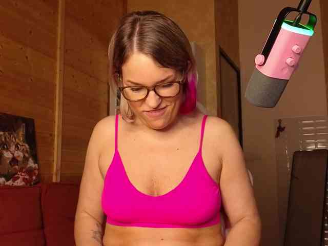Findom_Lady_Shine webcam