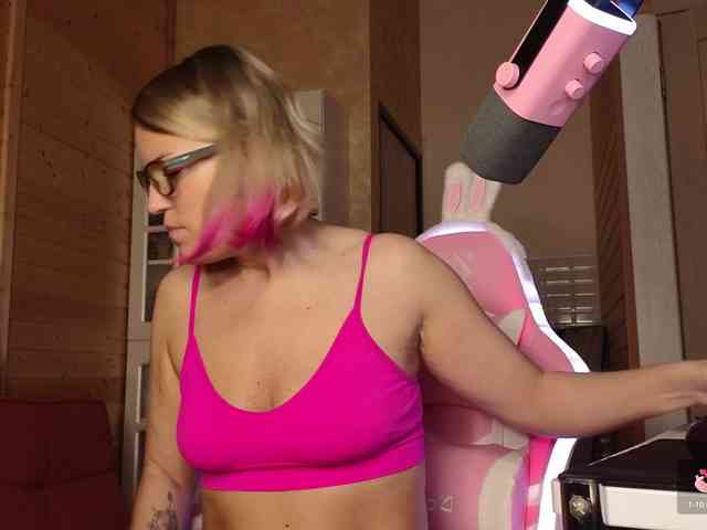 Findom_Lady_Shine webcam