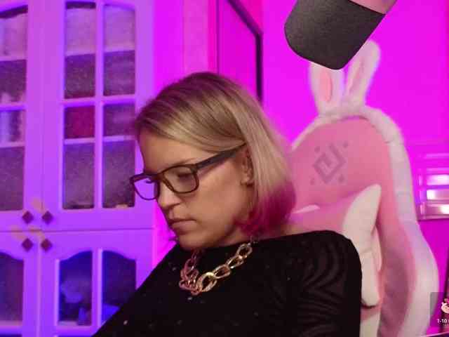 Findom_Lady_Shine
