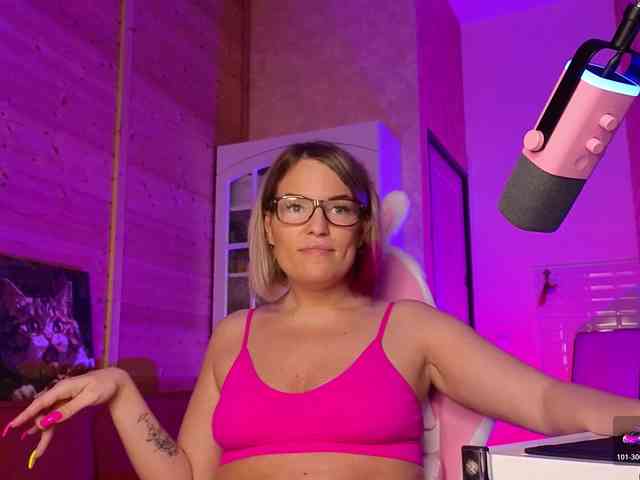 Findom_Lady_Shine webcam