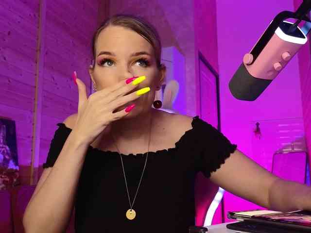 Findom_Lady_Shine webcam