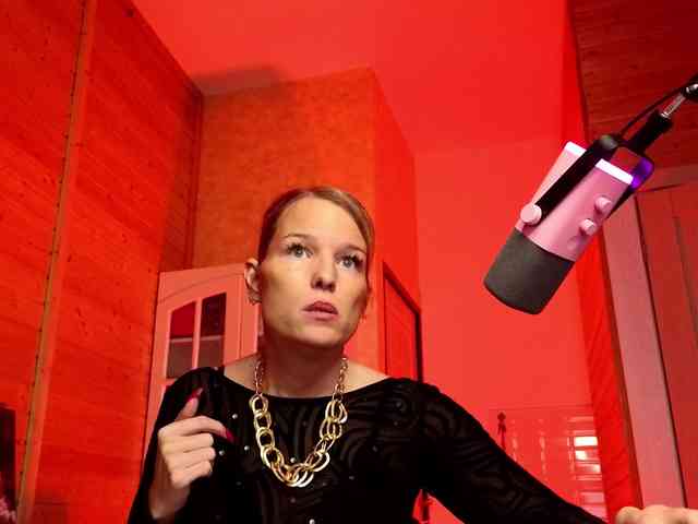 Findom_Lady_Shine webcam