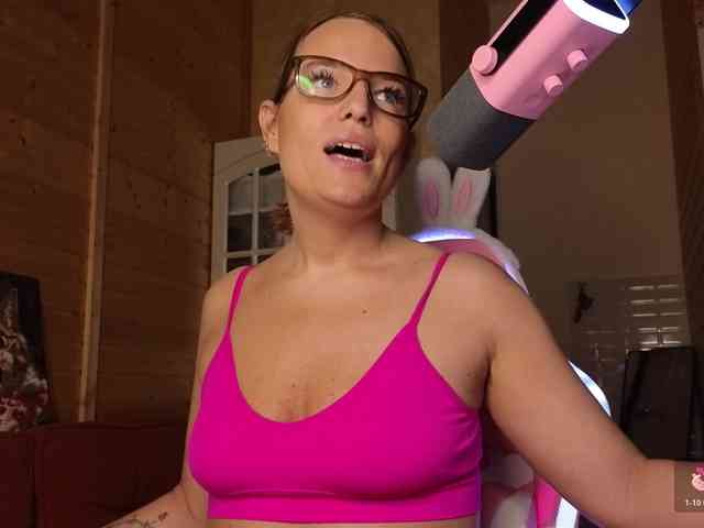 Findom_Lady_Shine webcam